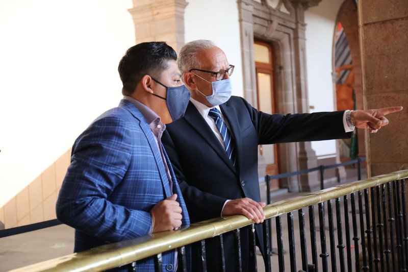 Ricardo Gallardo y Embajador.jpeg