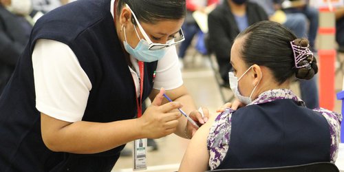 Inició vacunación para las y los trabajadores de la educación en SLP