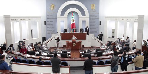 Aprueba el Congreso del Estado placas vehiculares gratuitas