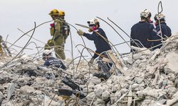 Suman 60 muertos y 80 desaparecidos tras desplome de edificio en Miami