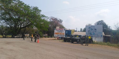 Municipios mantienen filtros en parajes para evitar ingreso de turistas por contingencia