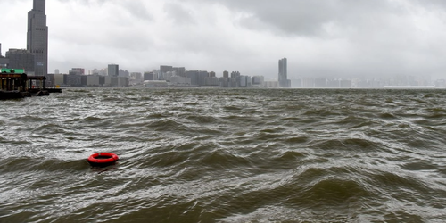 Tras dejar 14 muertos en Taiwán, supertifón Ragasa toca tierra en China