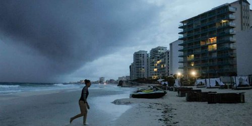 Se intensifica ‘Zeta’ a huracán rumbo a México y EU