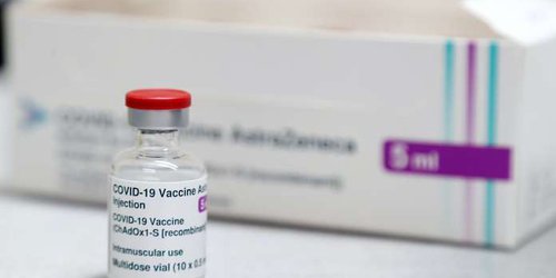 ¿Por qué cada vez más países suspenden la vacuna de Oxford y AstraZeneca?