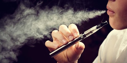 Aún no hay razones científicas ni médicas que justifiquen prohibición de cigarro electrónico