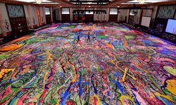 Subastan la pintura en tela más grande del mundo por 62 mdd