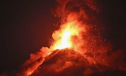 Erupción de volcán en Guatemala obliga a evacuar a cientos de personas