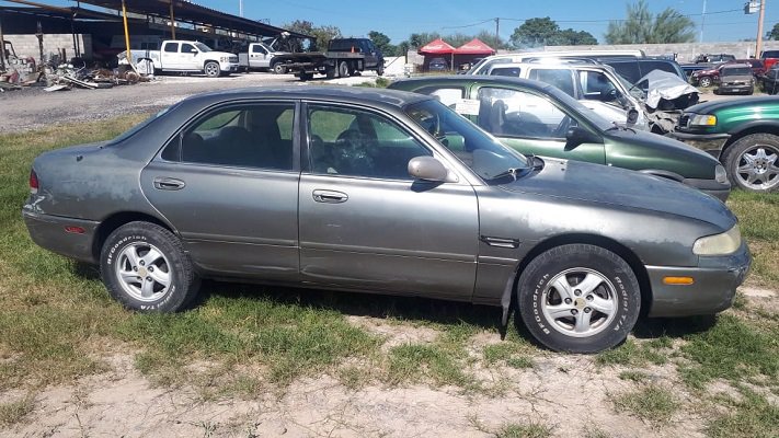 Automóvil abandonado