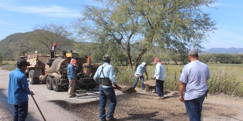Con programa de bacheo mejoran camino a Tecomates