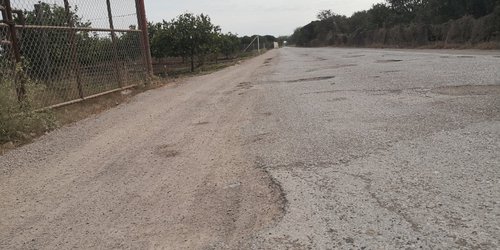 Llena de baches la carretera a San Diego