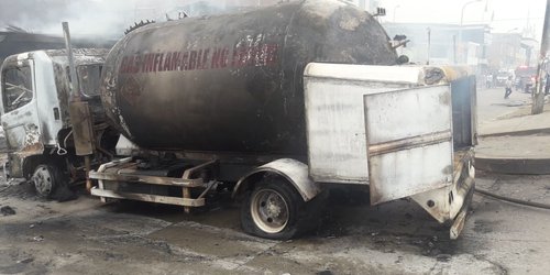 Tragedia en Perú por explosión de pipa de gas