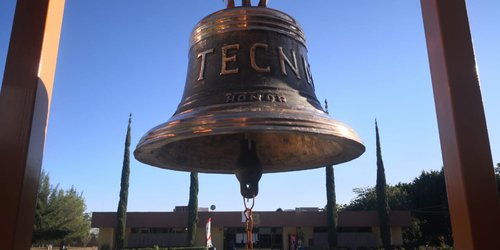 Instalan campana de honor portadora de buenas noticias en el Tecnológico