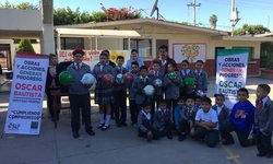 Oscar Bautista entregó apoyos a escuelas de Rioverde