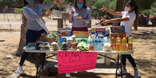 Reynas y princesas de Rioverde recaudan alimentos para entregar a familias por emergencia