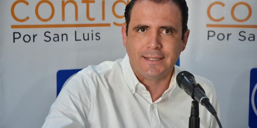 Recortes a salud arriesgan al país, denuncia Xavier Azuara