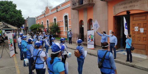 Inicia entrega gratis de cubrebocas y gel antibacterial a los habitantes