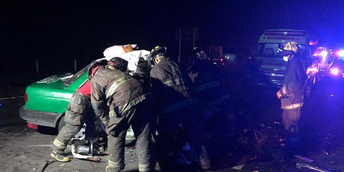 Mueren tres personas en choque sobre la supercarretera a Cerritos