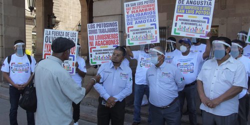 Organizaciones Civiles se suman a protestas durante visita de AMLO