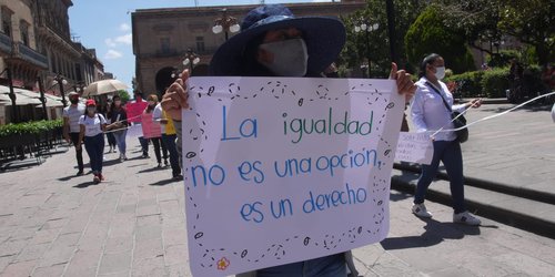 Normalistas protestestaron ante alza a cuotas escolares