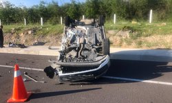Chocan vehículos en la supercarretera: Un herido y cuantiosos daños