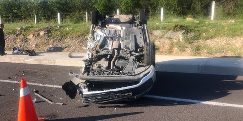 Chocan vehículos en la supercarretera: Un herido y cuantiosos daños