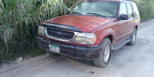 Hallan camioneta abandonada posiblemente vinculada a homicidio de Juan Reséndiz