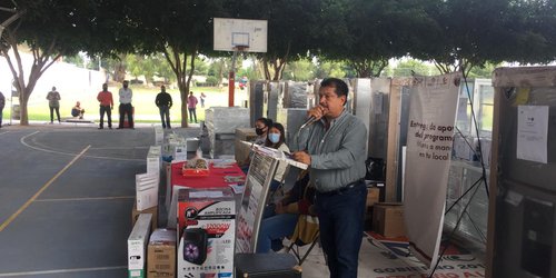 Entregan apoyos de "Mano con Mano en tu local" a 81 comerciantes