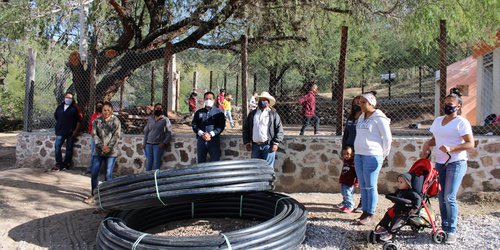 Alcalde entregó manguera para línea de agua potable en Rancho Nuevo