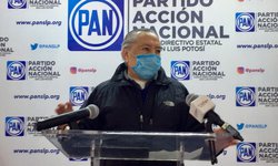 “Se le hace bolas el engrudo” a AMLO: Senador