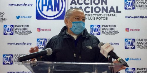 “Se le hace bolas el engrudo” a AMLO: Senador