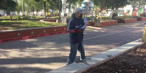 Restringen acceso en plazas públicas de San Ciro