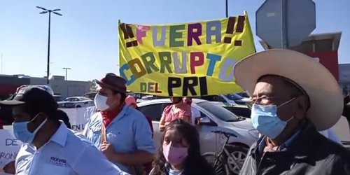 Morenistas bloquean la carretera 57, protestan contra Mónica Rangel