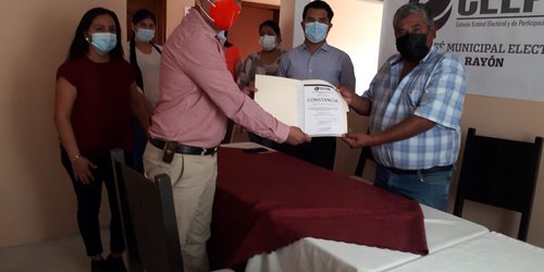 Christian Montes Mares se registró como candidato a presidente de Rayón