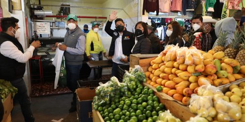 Rehabilitar el Tangamanga, la Universidad, Hospital de Especialidades y perforar pozos, ofrece El Pollo Gallardo en Matehuala