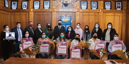 Entregan reconocimientos a Mujeres Fernandenses 2021