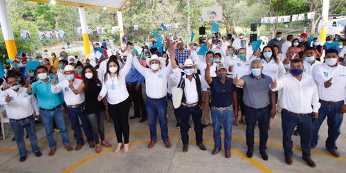 Arranque de campaña de Isabela Rodríguez “Chula mija” en Tamasopo y Eliseo Rodríguez “El Vaquero” en El Naranjo