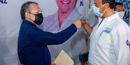 Sergio Gama presentó parte de su planilla en mitin