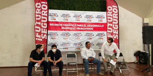 Urgente equipar centros médicos para no saturar hospital, dicen en foro a Urbiola