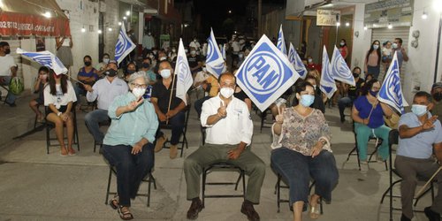 Sergio Gama presentó a Maruca Méndez y Marcela Martín del Campo, como integrantes de su planilla