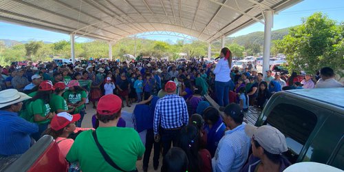 Se consolida liderazgo de Amparo Charles en Santa Catarina
