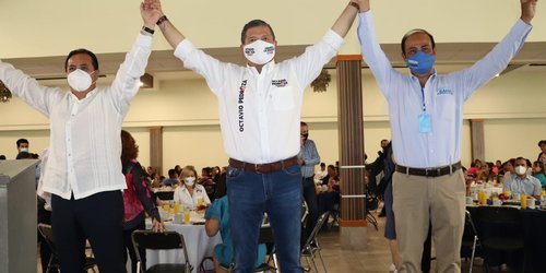 Octavio Pedroza, Sergio Gama, Ramón Torres y Juan Francisco Aguilar  se reunen con el sector femenino de Rioverde.