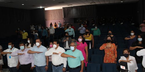 Entregan el Premio Municipal y Estatal de Educación