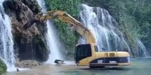 Introducen maquinaria pesada a las cascadas de Tamasopo