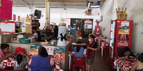 Repunta hasta un 60 por ciento las  ventas en la área de comedores  del mercado municipal  Cristóbal Colón