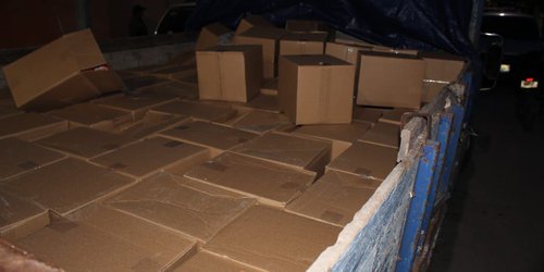 Detienen priístas camión con 400 despensas en Puente del Carmen
