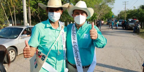 Profe Rico se compromete a dotar de internet público y gratuito a las comunidades del estado