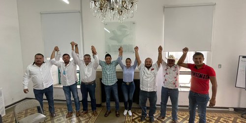 Alcaldes electos del PRI y MORENA le levantan la mano a Ricardo Gallardo