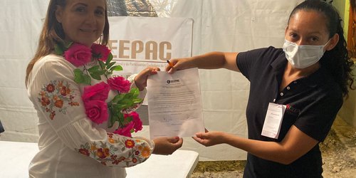Entregan constancia de mayoría a Amparo Charles, y será alcaldesa de Santa Catarina