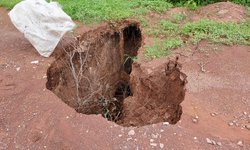 Se abre socavón en comunidad Ojo de Agua de San Juan