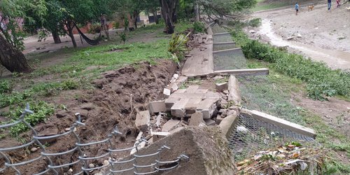 Lluvias desbordan el arroyo en La Boquilla y daña viviendas